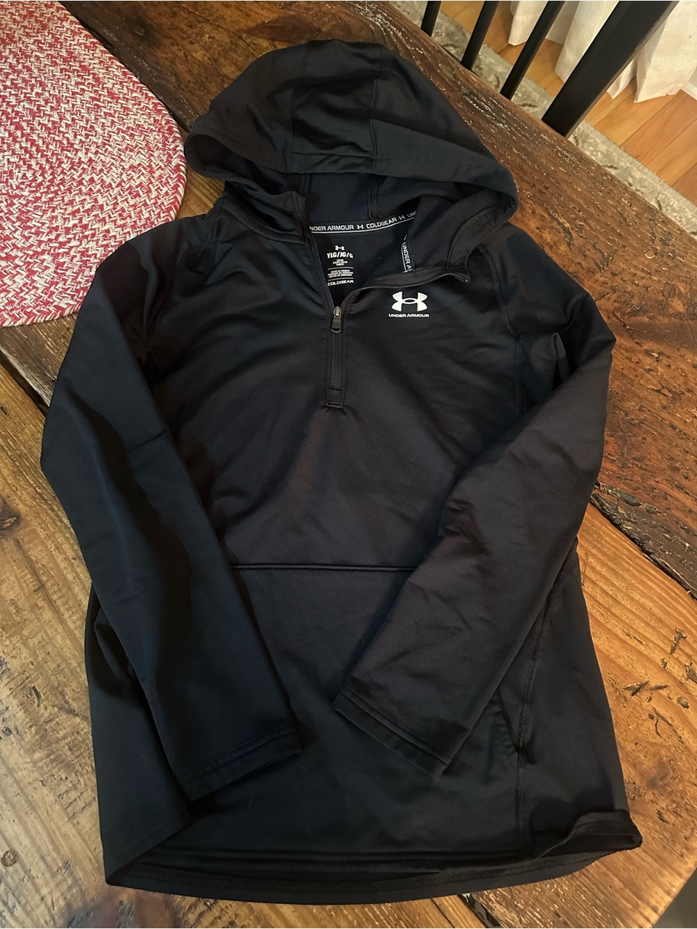 Under Armor pullover $15 Youth Large